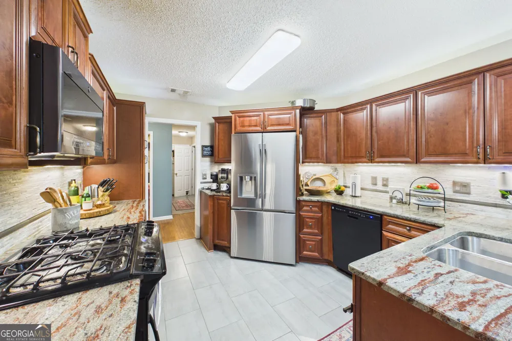 5007 Lakeridge Close McDonough, GA 30253