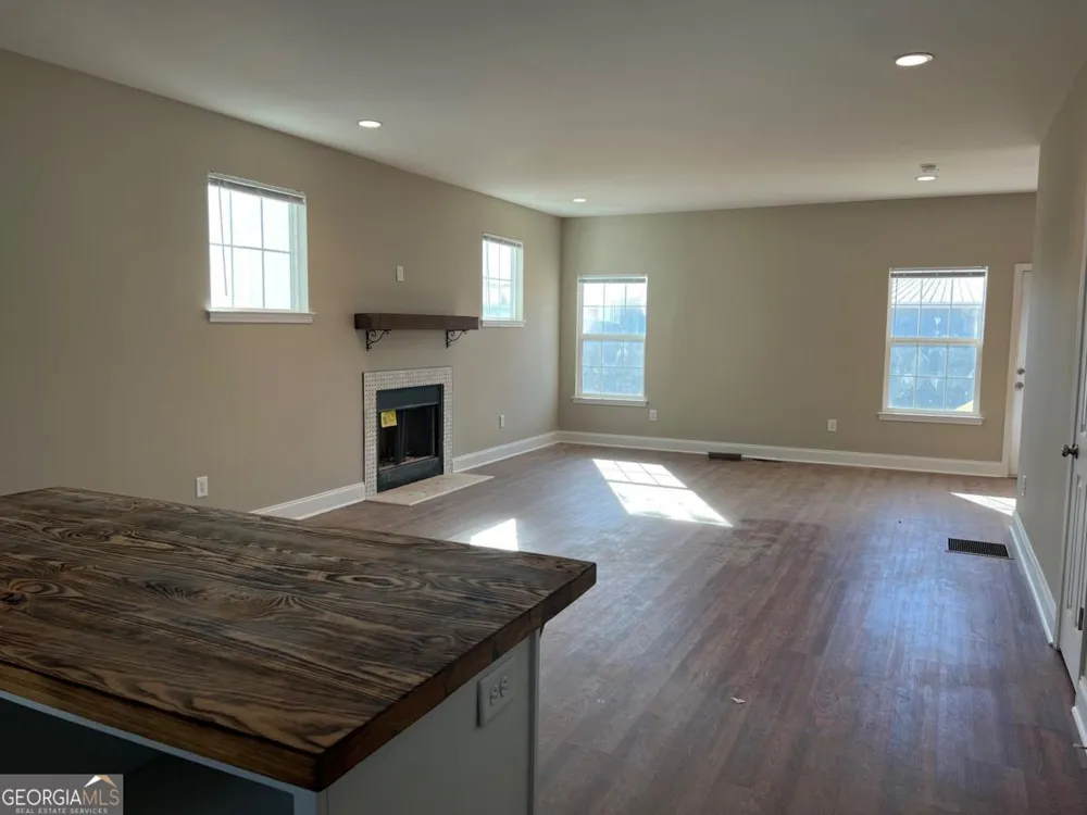 82 Liberty CT Gainesville, GA 30501