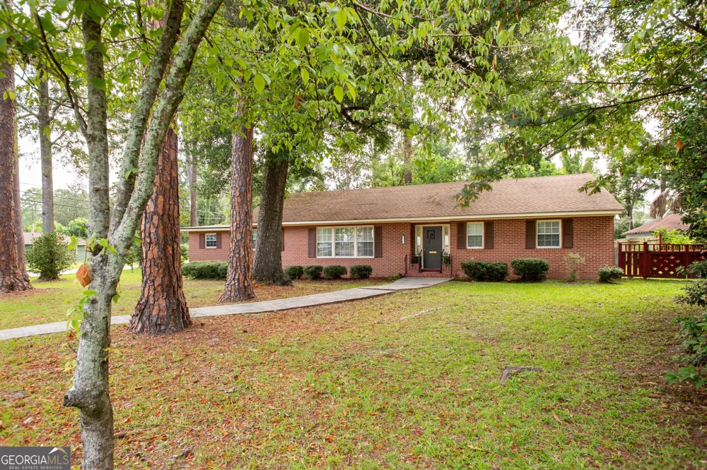 1112 Hill ST Waycross, GA 31501