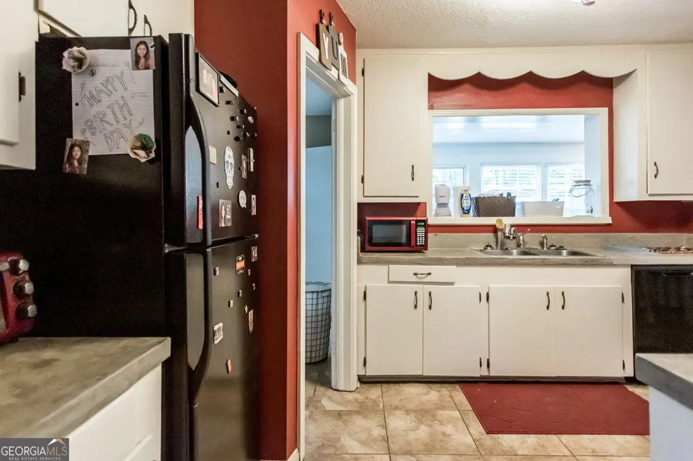 1112 Hill ST Waycross, GA 31501