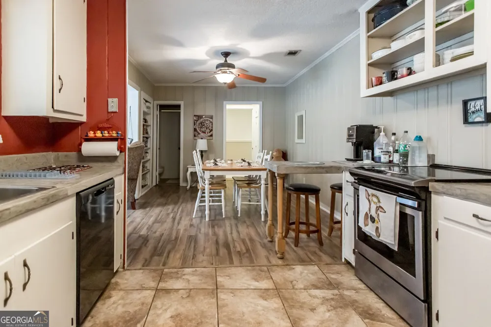 1112 Hill ST Waycross, GA 31501