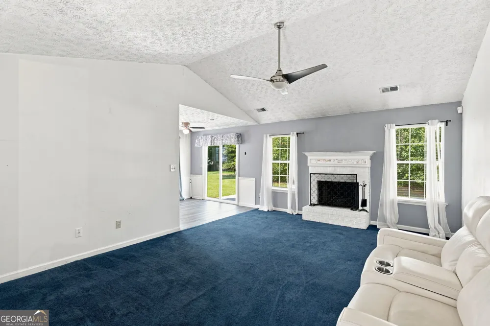 1648 Graystone DR Hampton, GA 30228