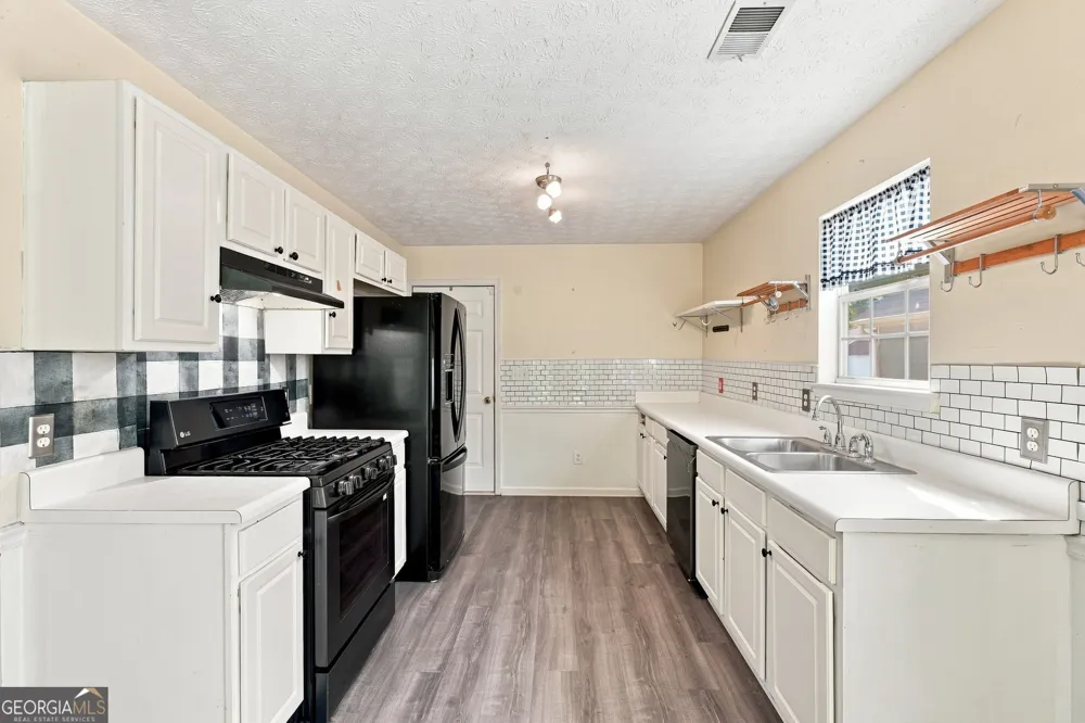 1648 Graystone DR Hampton, GA 30228