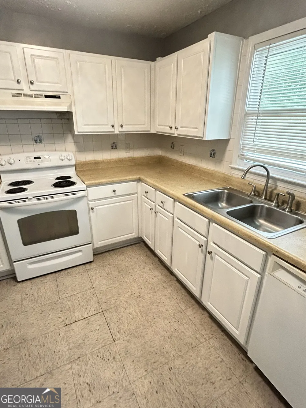 110 Roberts RD Covington, GA 30016