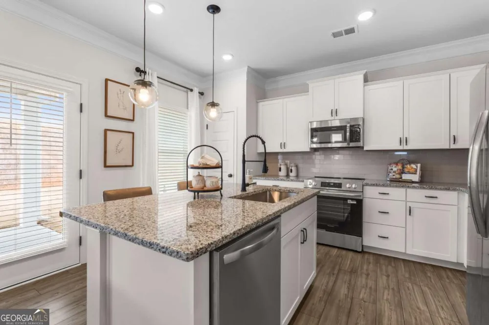 1491 Trellis CT Hampton, GA 30228