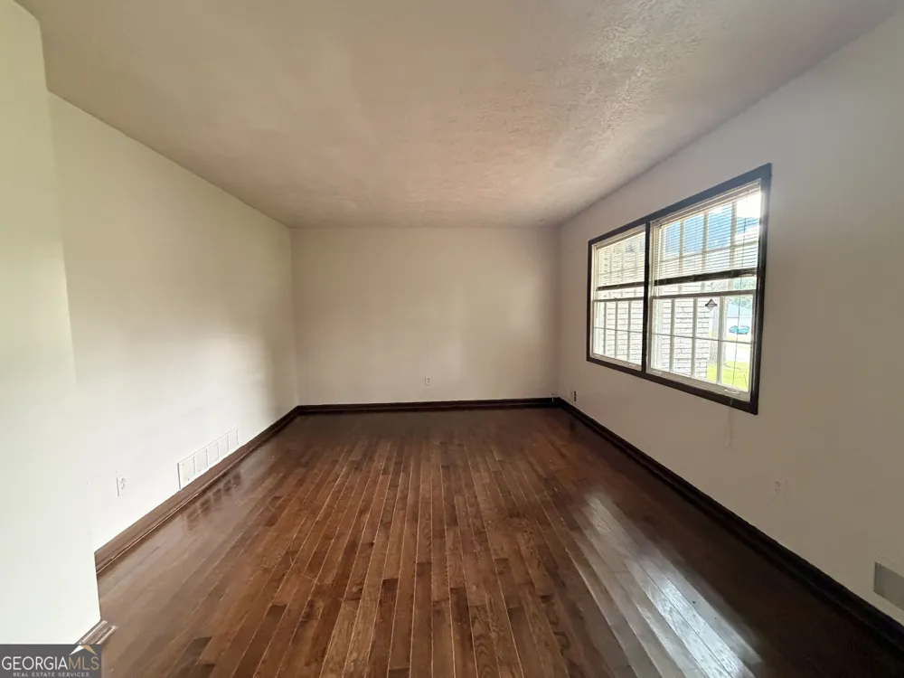 6451 Valley Dale DR Riverdale, GA 30274