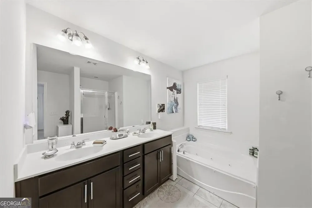 5527 Radford LOOP Fairburn, GA 30213