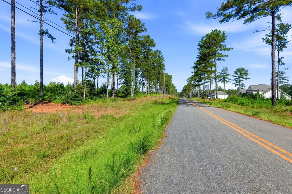 682 Giles RD Forsyth, GA 31029