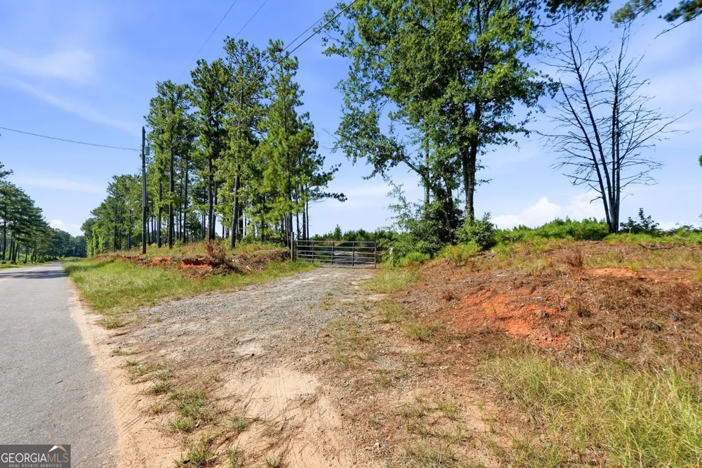 682 Giles RD Forsyth, GA 31029
