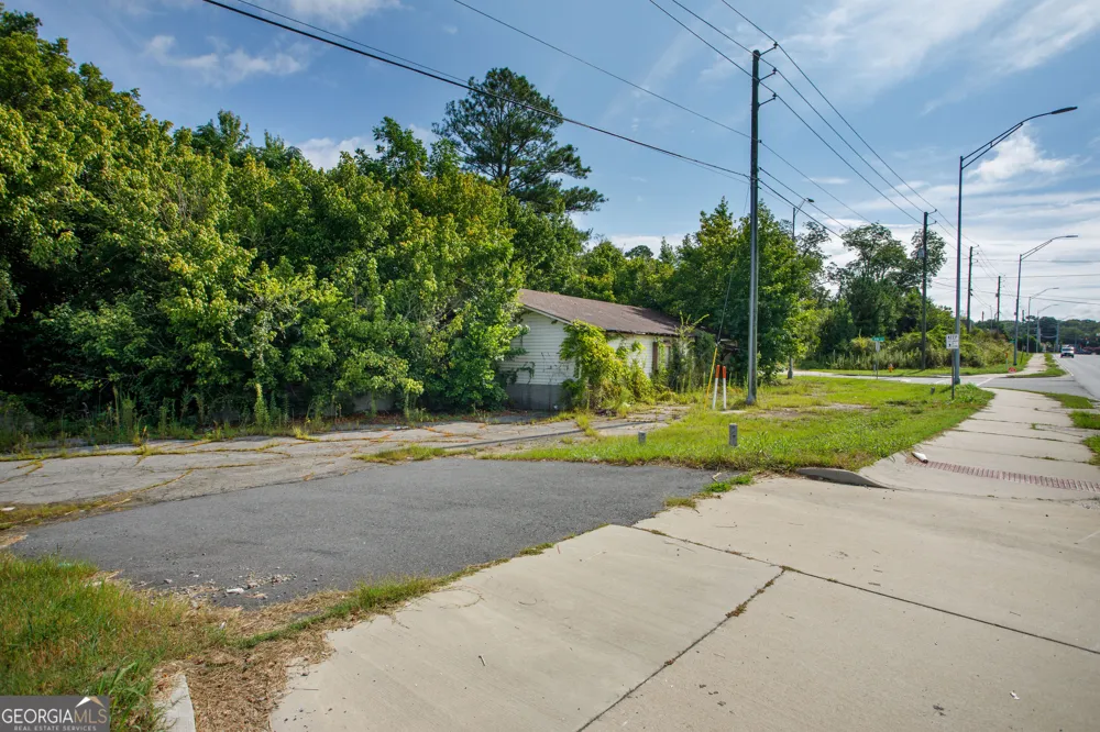 1762 Jeffersonville RD Macon, GA 31217