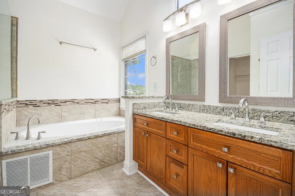 225 S Shore TER Fayetteville, GA 30214