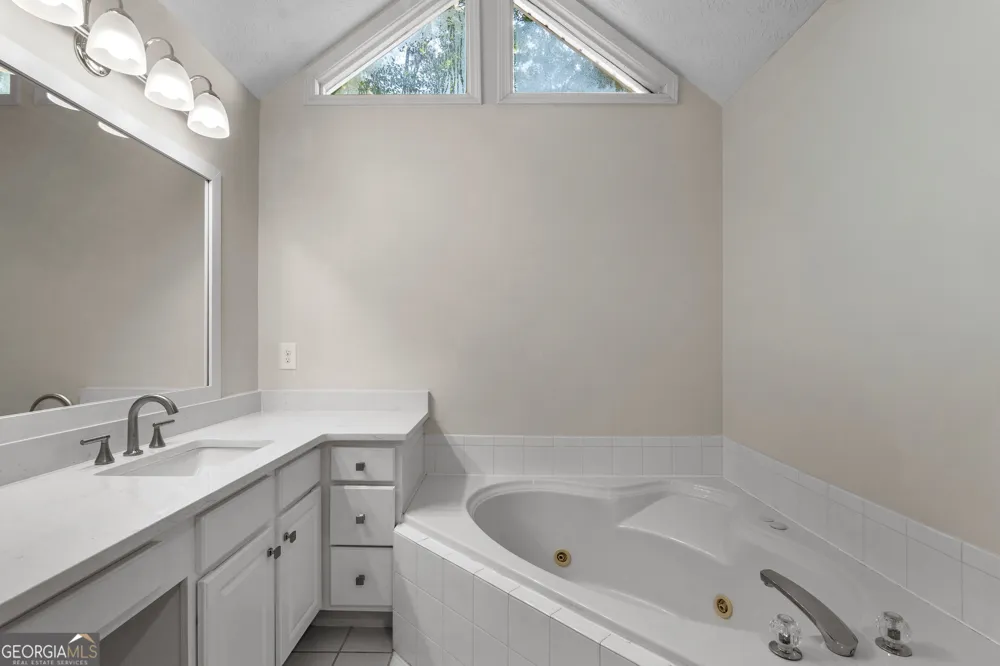 120 Woodstream DR Newnan, GA 30265