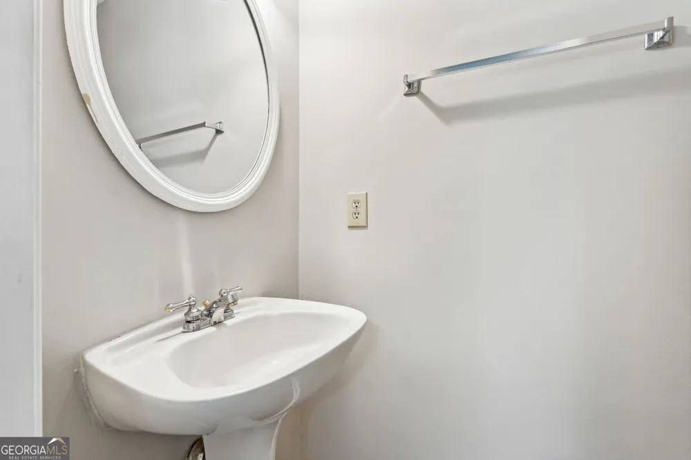 525 Abbotts Hill LN Johns Creek, GA 30097