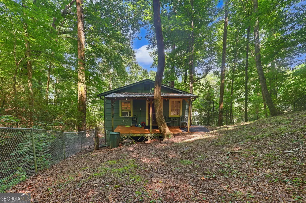 4273 Yonah Dam RD Toccoa, GA 30577