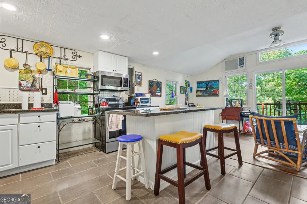 4273 Yonah Dam RD Toccoa, GA 30577