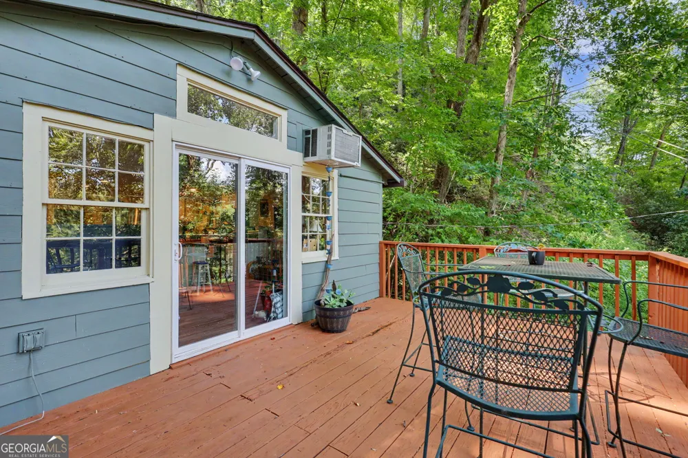 4273 Yonah Dam RD Toccoa, GA 30577