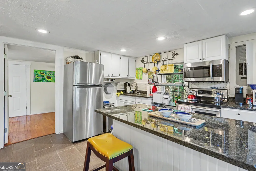 4273 Yonah Dam RD Toccoa, GA 30577