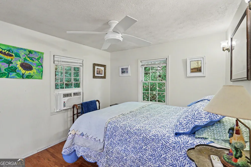 4273 Yonah Dam RD Toccoa, GA 30577