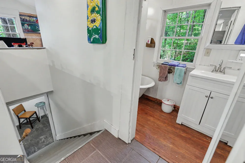 4273 Yonah Dam RD Toccoa, GA 30577