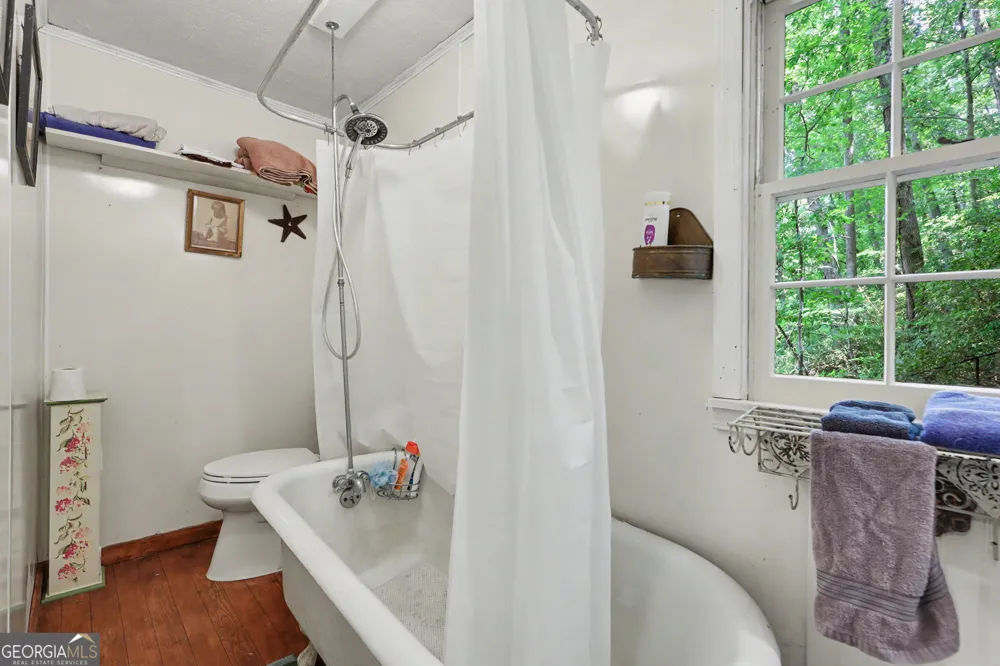 4273 Yonah Dam RD Toccoa, GA 30577