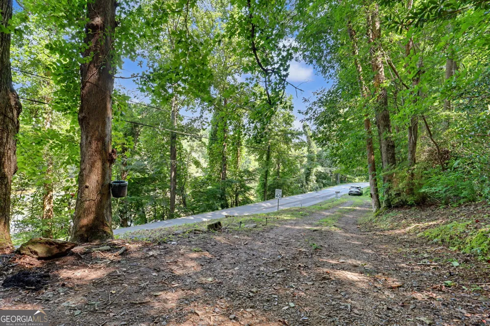 4273 Yonah Dam RD Toccoa, GA 30577