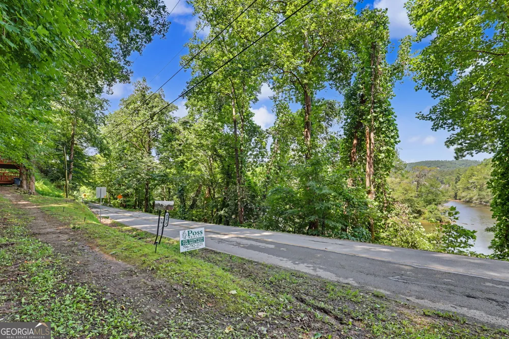 4273 Yonah Dam RD Toccoa, GA 30577
