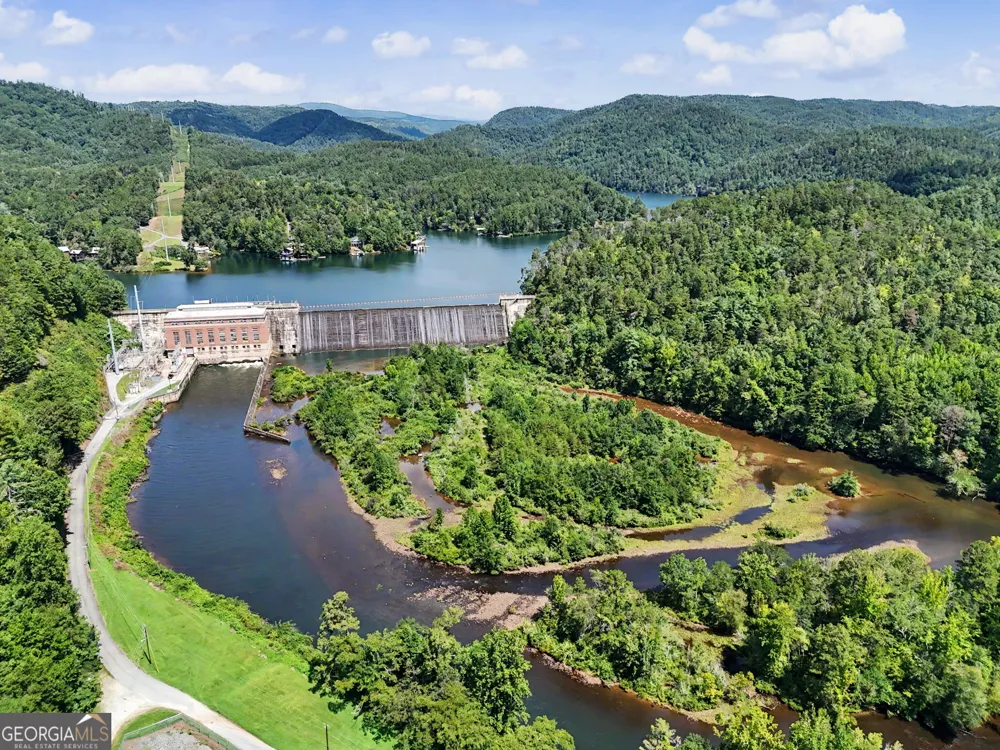4273 Yonah Dam RD Toccoa, GA 30577