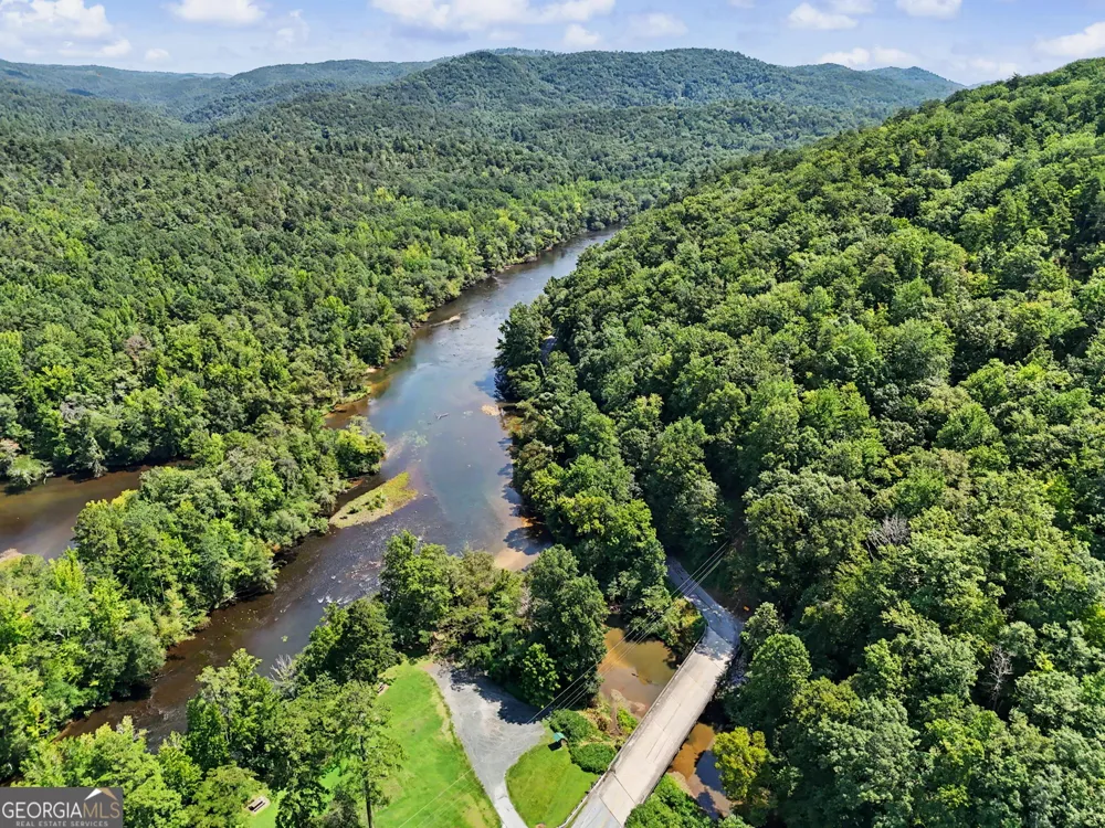 4273 Yonah Dam RD Toccoa, GA 30577