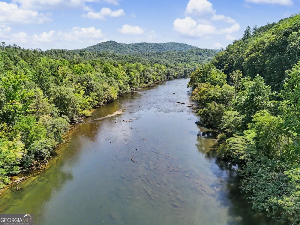4273 Yonah Dam RD Toccoa, GA 30577