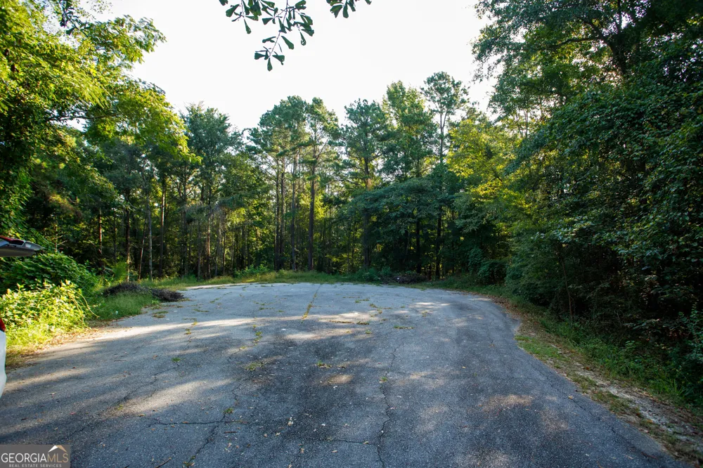 3821 Crest DR Macon, GA 31217