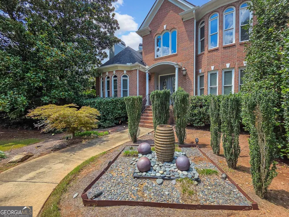 8190 Nesbit Ferry RD Sandy Springs, GA 30350