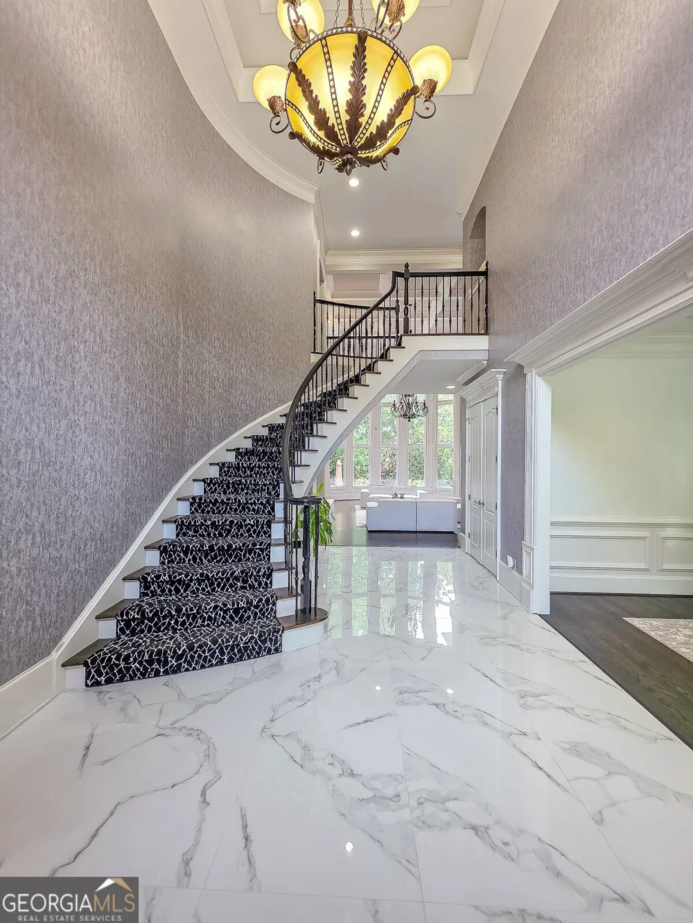 8190 Nesbit Ferry RD Sandy Springs, GA 30350