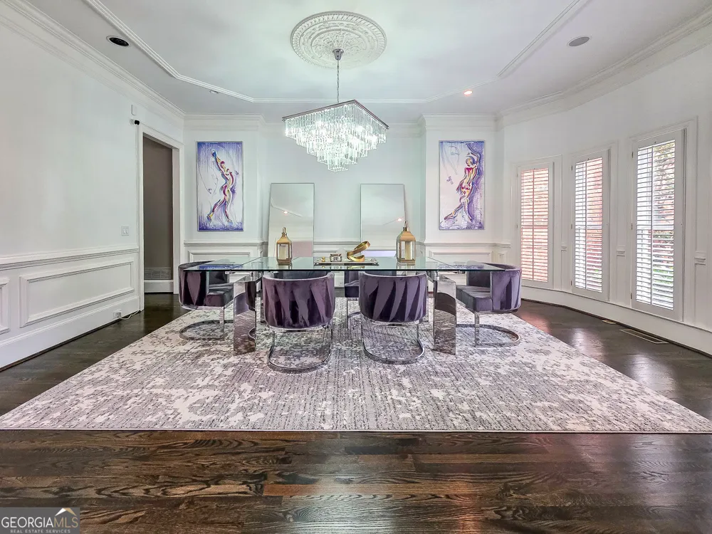 8190 Nesbit Ferry RD Sandy Springs, GA 30350