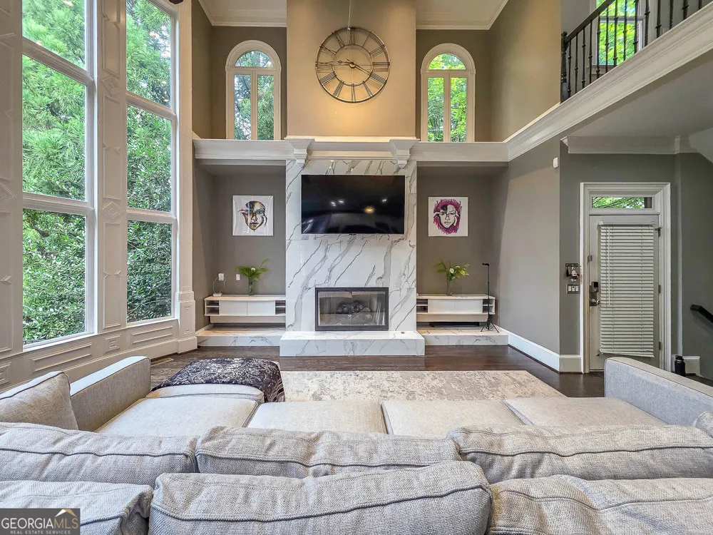 8190 Nesbit Ferry RD Sandy Springs, GA 30350