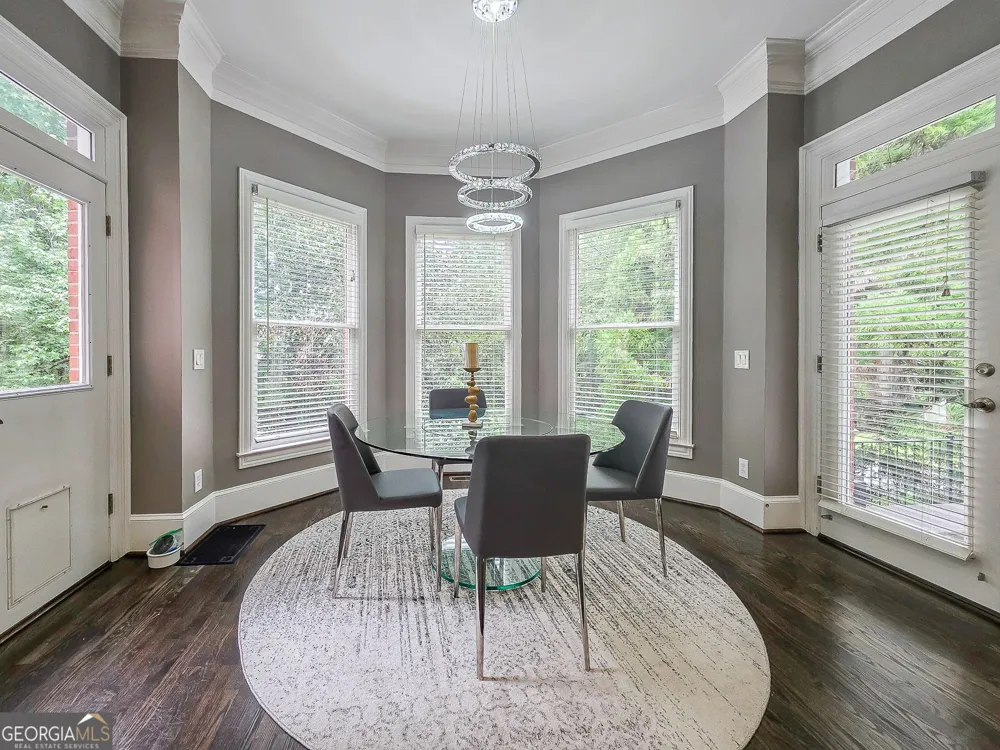 8190 Nesbit Ferry RD Sandy Springs, GA 30350