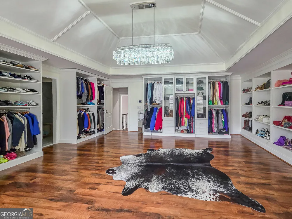 8190 Nesbit Ferry RD Sandy Springs, GA 30350