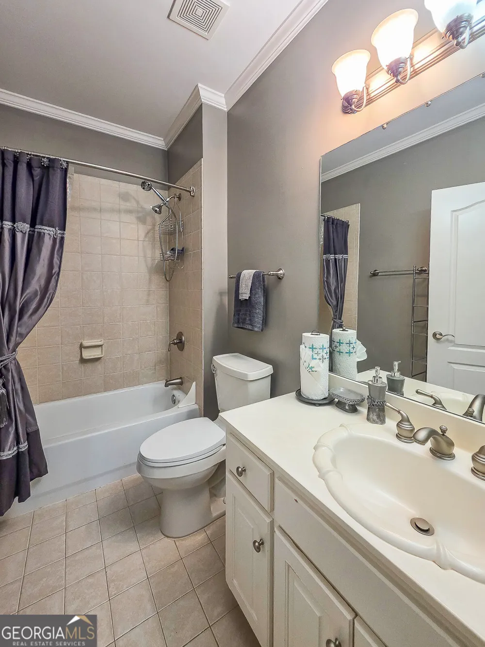 8190 Nesbit Ferry RD Sandy Springs, GA 30350