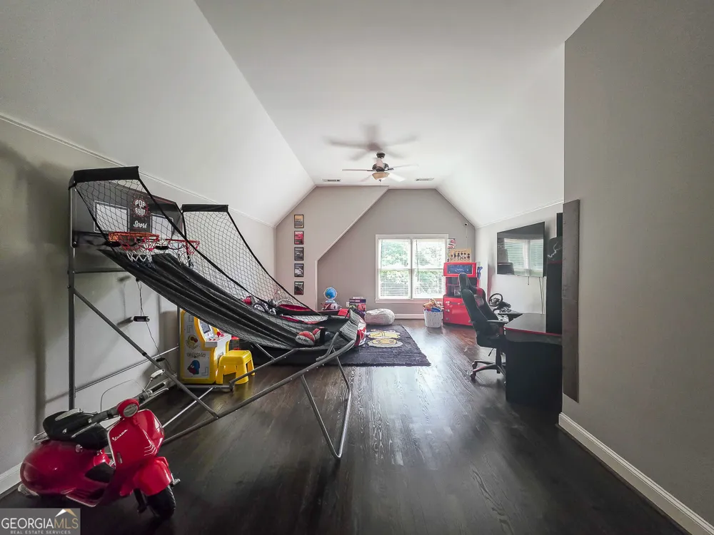 8190 Nesbit Ferry RD Sandy Springs, GA 30350