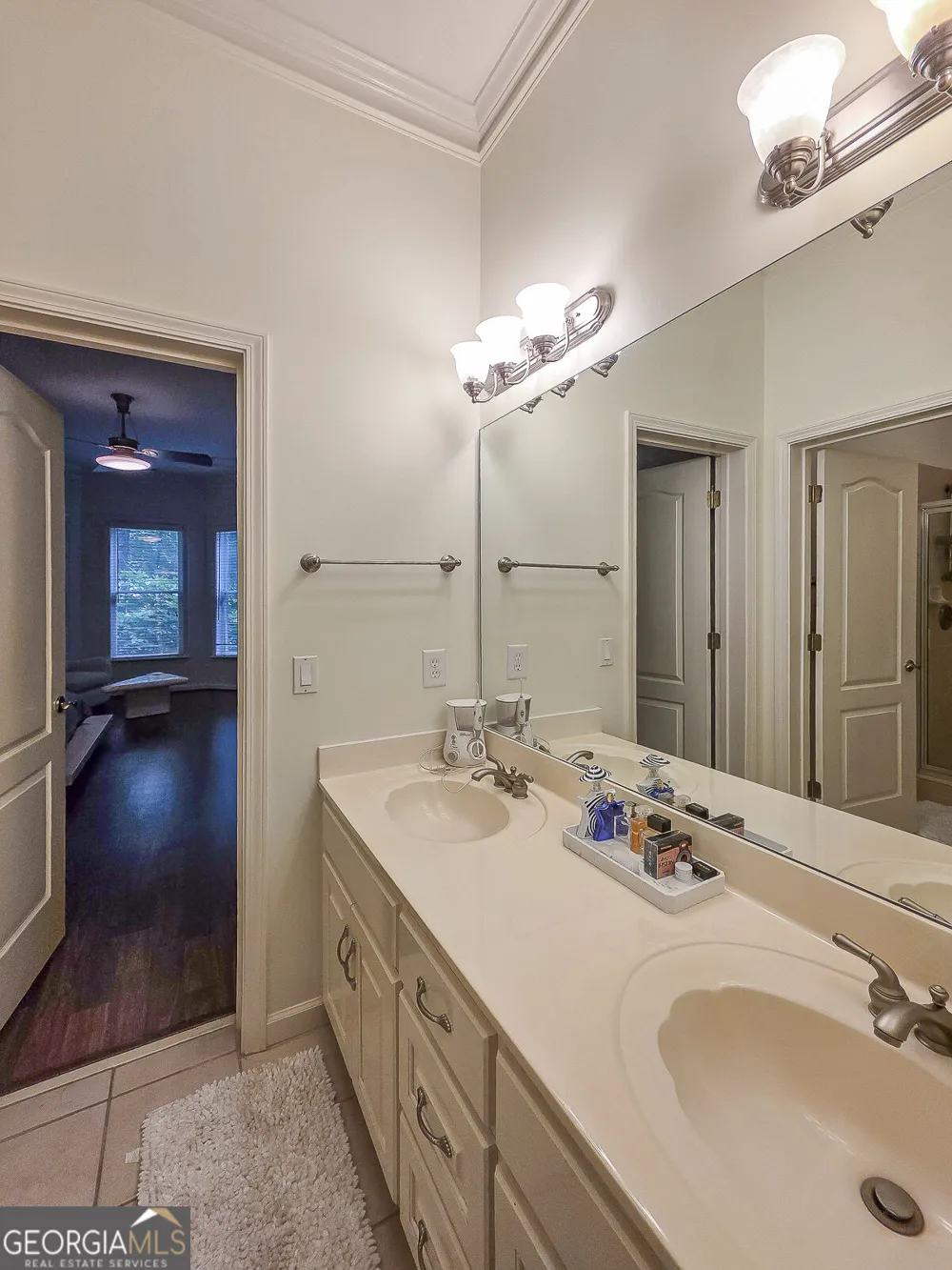 8190 Nesbit Ferry RD Sandy Springs, GA 30350