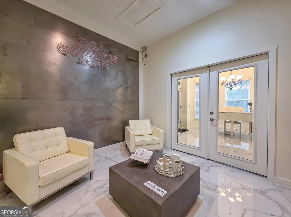 8190 Nesbit Ferry RD Sandy Springs, GA 30350