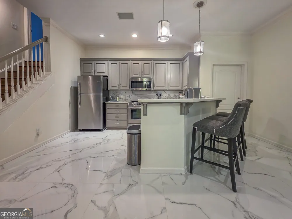 8190 Nesbit Ferry RD Sandy Springs, GA 30350