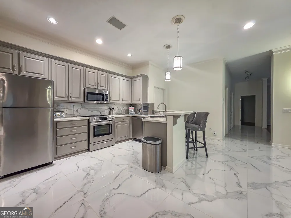 8190 Nesbit Ferry RD Sandy Springs, GA 30350
