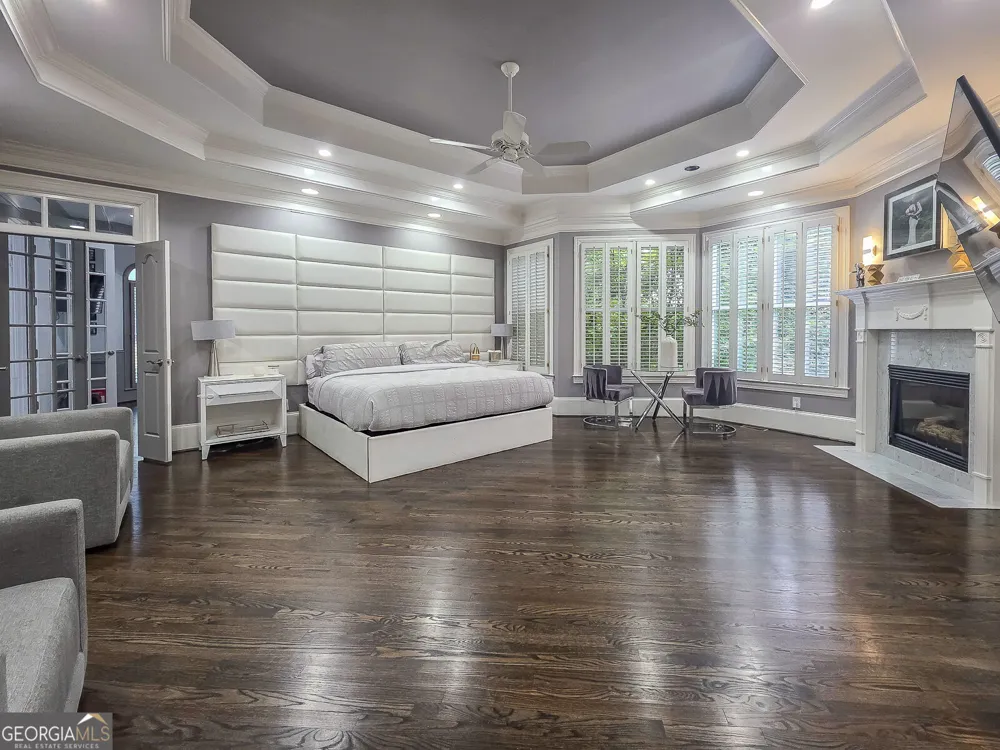 8190 Nesbit Ferry RD Sandy Springs, GA 30350