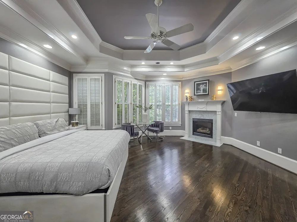 8190 Nesbit Ferry RD Sandy Springs, GA 30350