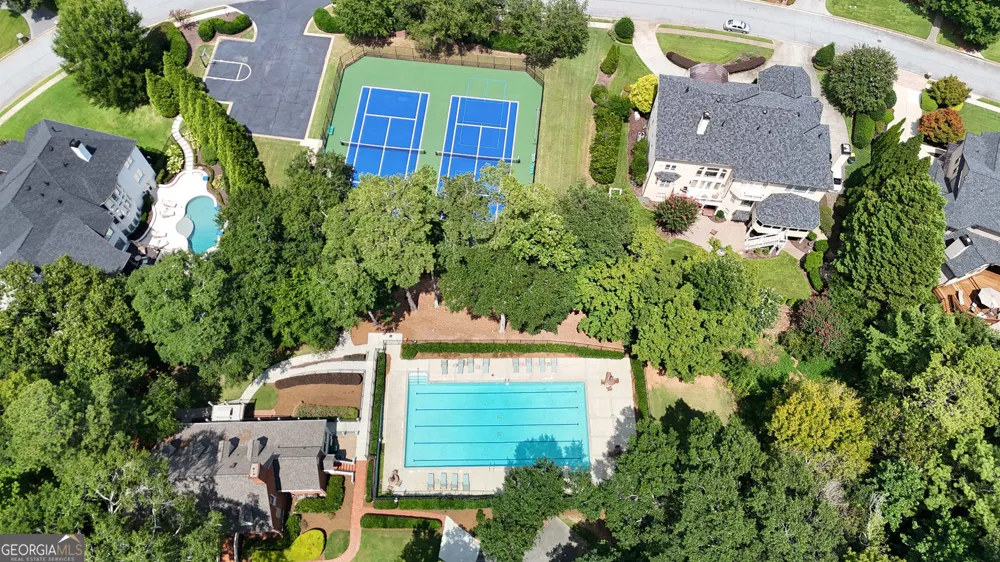 8190 Nesbit Ferry RD Sandy Springs, GA 30350
