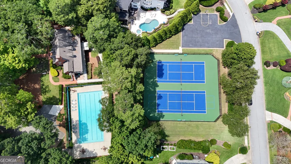 8190 Nesbit Ferry RD Sandy Springs, GA 30350