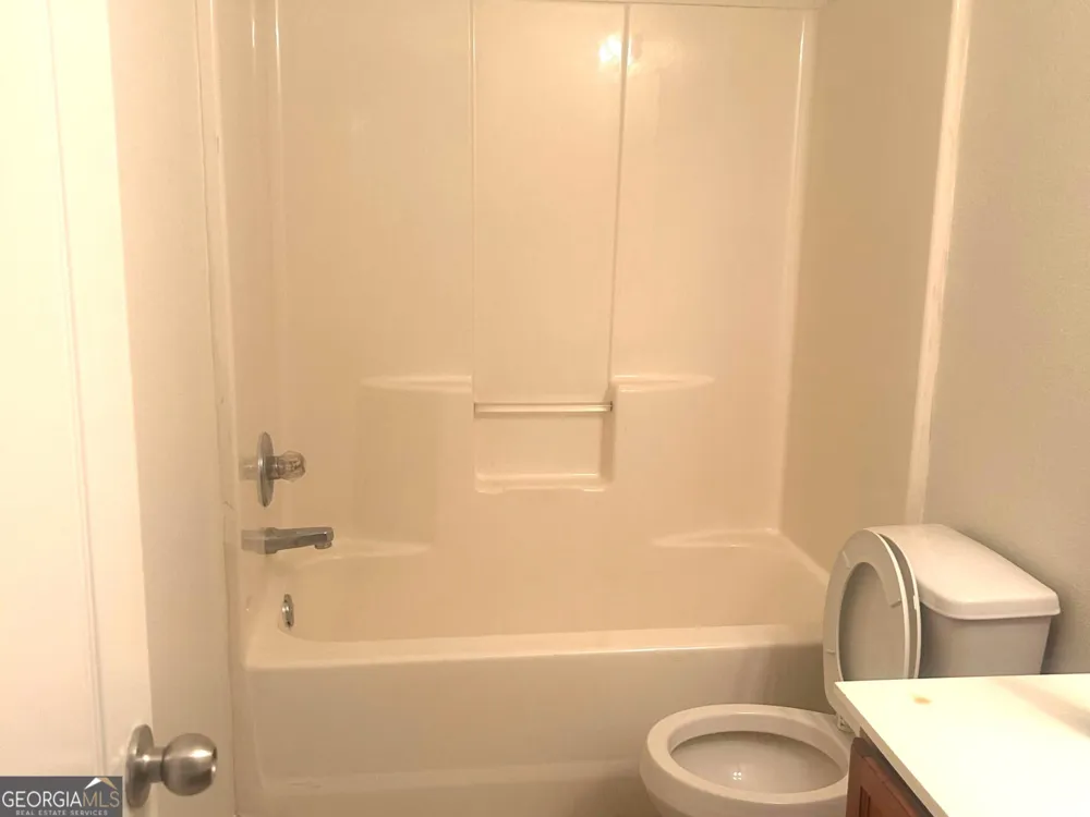 1253 Chinon PT Lithonia, GA 30058