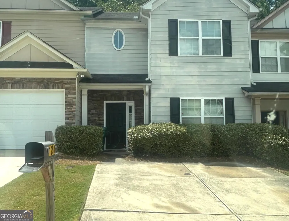 1253 Chinon PT Lithonia, GA 30058