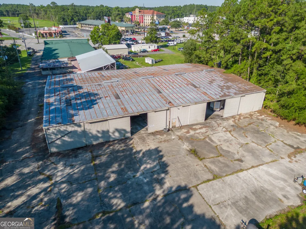 2023 Memorial DR Waycross, GA 31501