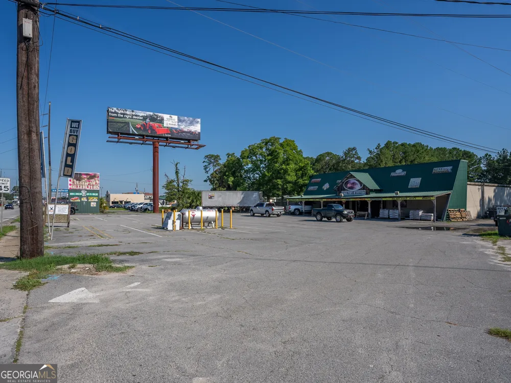 2023 Memorial DR Waycross, GA 31501